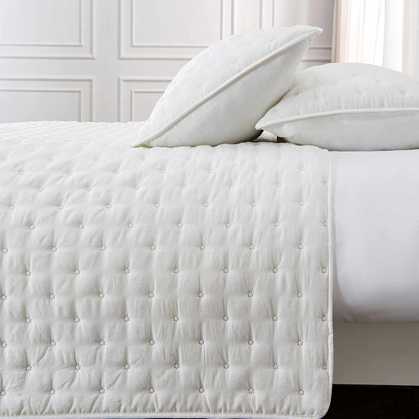 3-Piece Twin White Quilt Set, Soft Warm Ultrasonic Reversible Coverlet Bedspread Set (68 x 90 Inch) with 1 Pillow Sham (20 x 26 Inch)