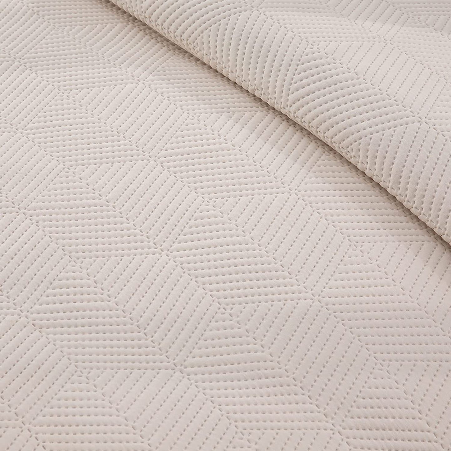 3-Piece Beige Queen Size Quilt Set,Soft Warm Geometric Ultrasonic Reversible Coverlet Bedspread Set (90 x 90 Inch) with 2 Pillow Sham (20 x 26 Inch)
