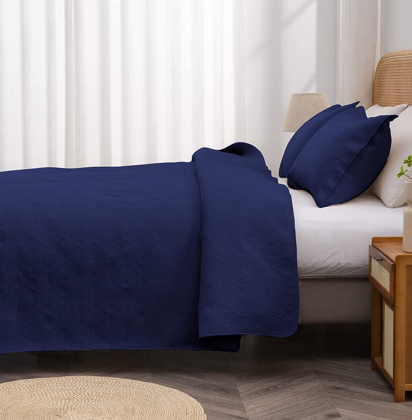 3-Piece Navy Blue King Size Quilt Set,Soft Warm Geometric Ultrasonic Reversible Coverlet Bedspread Set (104 x 90 Inch) with 2 Pillow Sham (20 x 26 Inch)