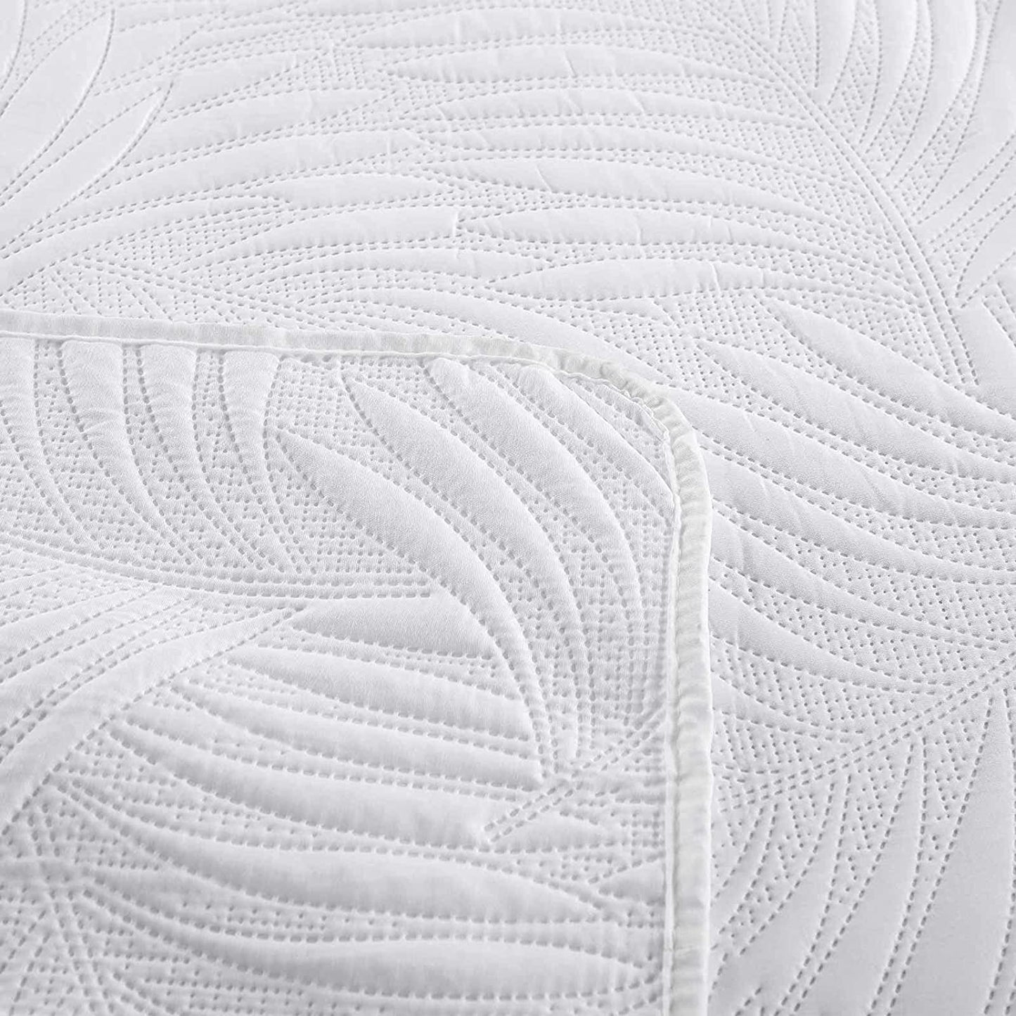 3-Piece Queen White Quilt Set,Lightweight Soft Warm Full Size Quilt Bedspread Coverlet with 2 Pillow Shams for All Season