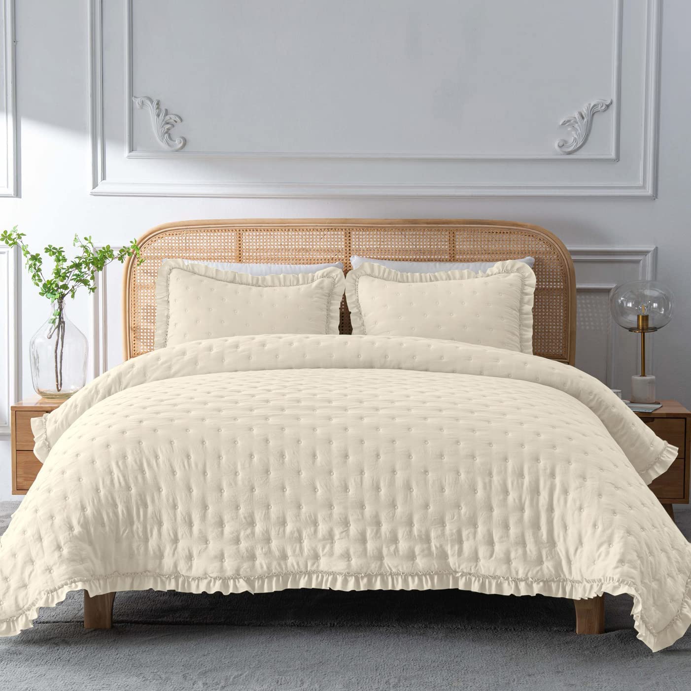 3-Piece Queen Beige Quilt Set,Soft Warm Ultrasonic Reversible Pleated Ruffled Coverlet Bedspread Set (90 x 90 Inch) with 2 Pillow Sham (20 x 26 Inch)