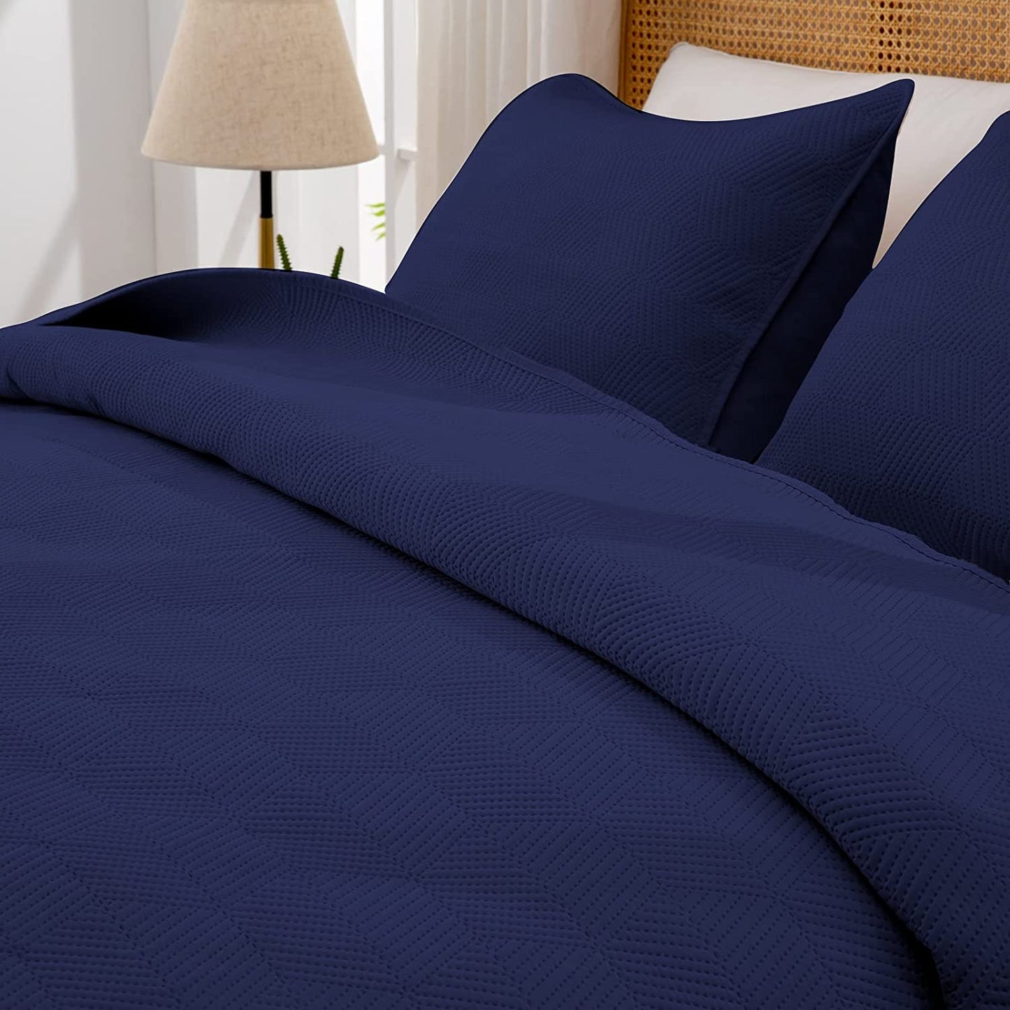 3-Piece Navy Blue King Size Quilt Set,Soft Warm Geometric Ultrasonic Reversible Coverlet Bedspread Set (104 x 90 Inch) with 2 Pillow Sham (20 x 26 Inch)