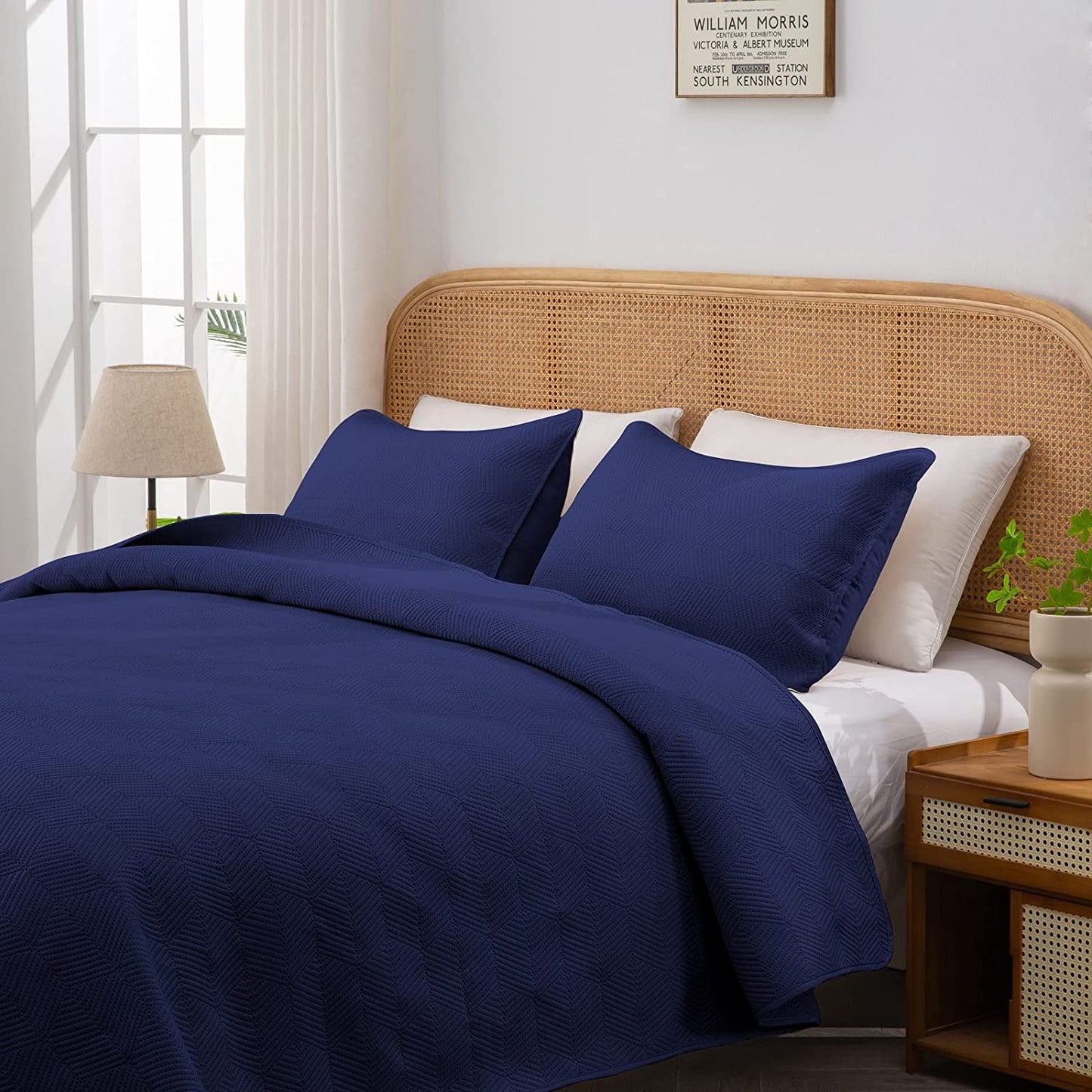 3-Piece Navy Blue King Size Quilt Set,Soft Warm Geometric Ultrasonic Reversible Coverlet Bedspread Set (104 x 90 Inch) with 2 Pillow Sham (20 x 26 Inch)