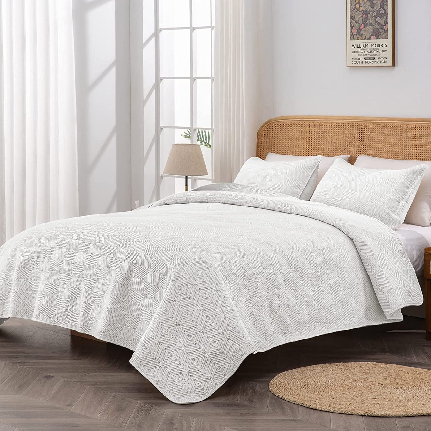 3-Piece White King Size Quilt Set,Soft Warm Geometric Ultrasonic Reversible Coverlet Bedspread Set (104 x 90 Inch) with 2 Pillow Sham (20 x 26 Inch)