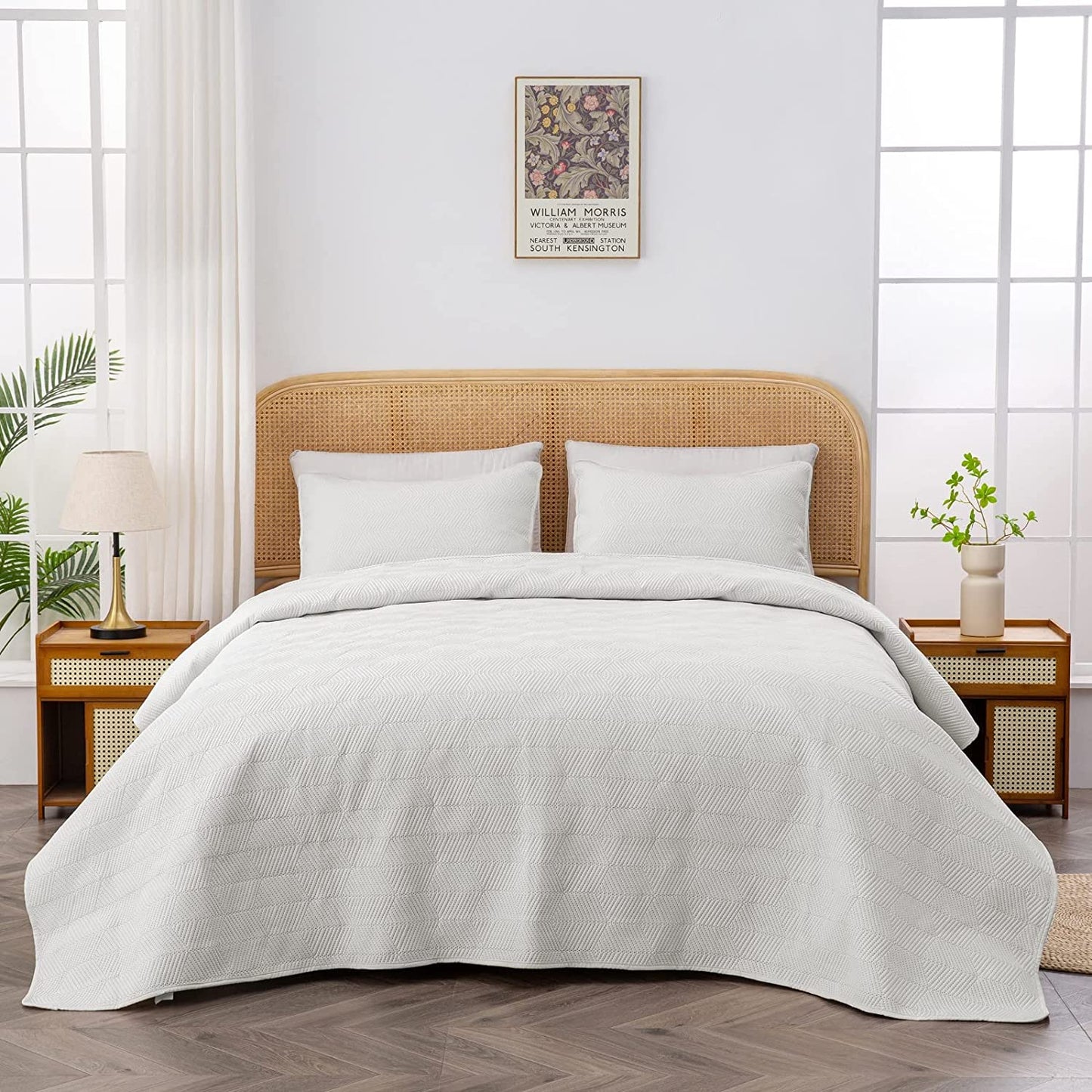 3-Piece White Queen Size Quilt Set,Soft Warm Geometric Ultrasonic Reversible Coverlet Bedspread Set (90 x 90 Inch) with 2 Pillow Sham (20 x 26 Inch)