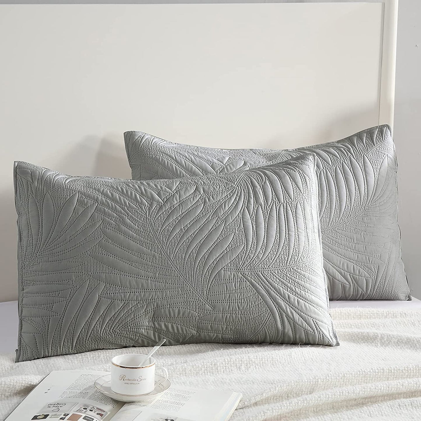 3-Piece Queen Grey Quilt Set,Lightweight Soft Warm Full Size Quilt Bedspread Coverlet with 2 Pillow Shams for All Season