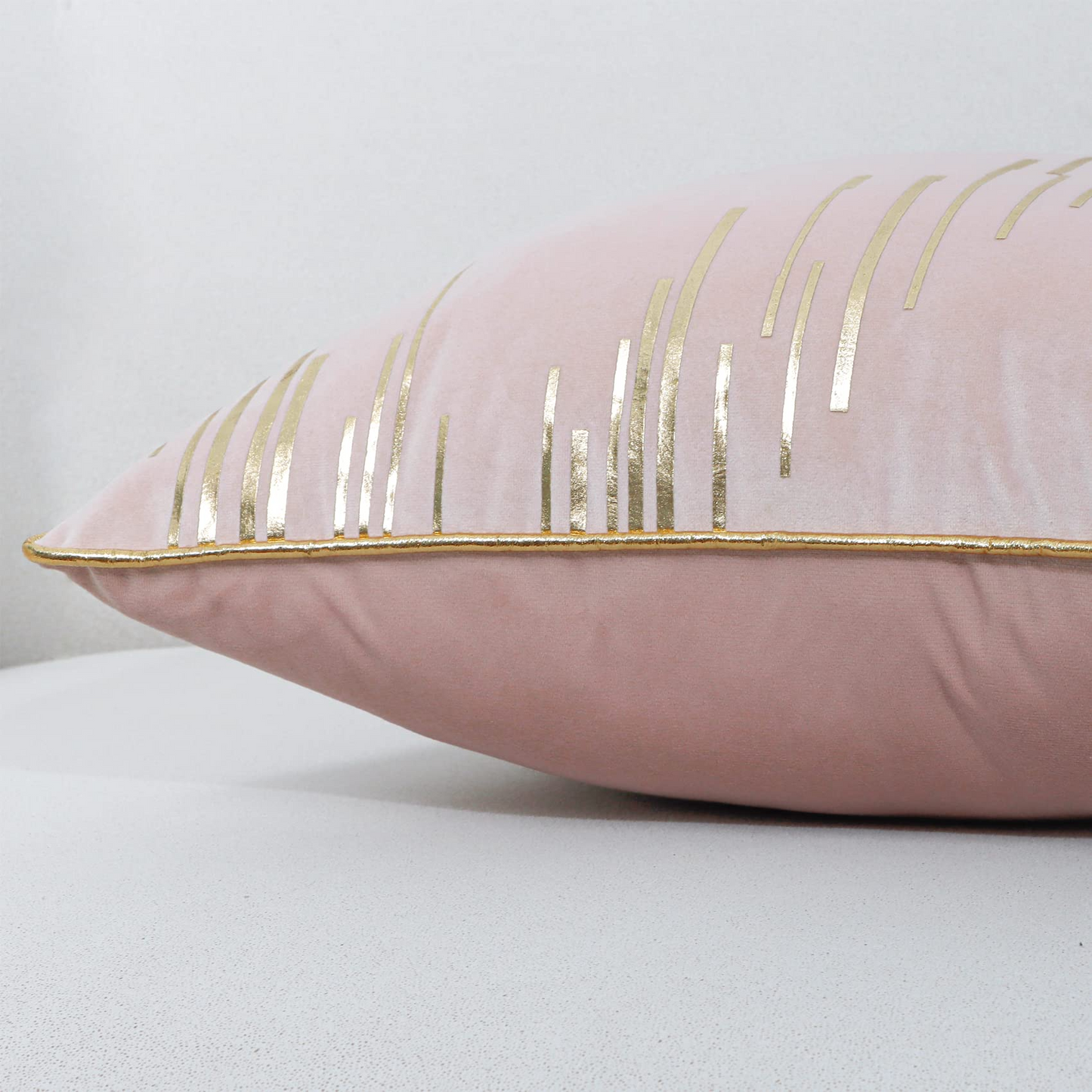 GREAGLE Velvet Throw Pillow Covers Gold Pillowcases Square Cushion Covers Luxury Modern Pillow Covers