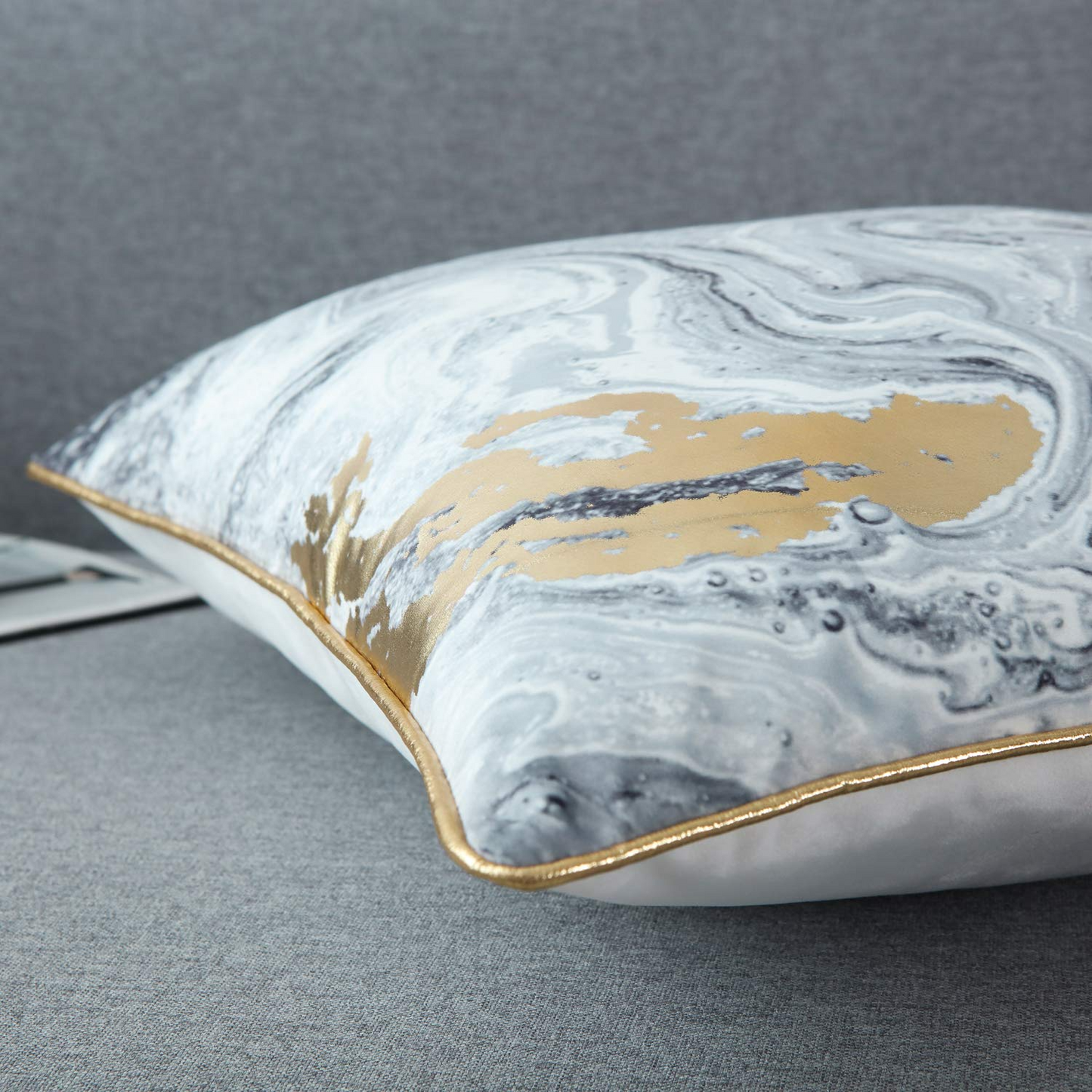 GREAGLE Throw Pillow Covers Cases Soft Decorative Luxury Velvet Black Gold Pack of 2