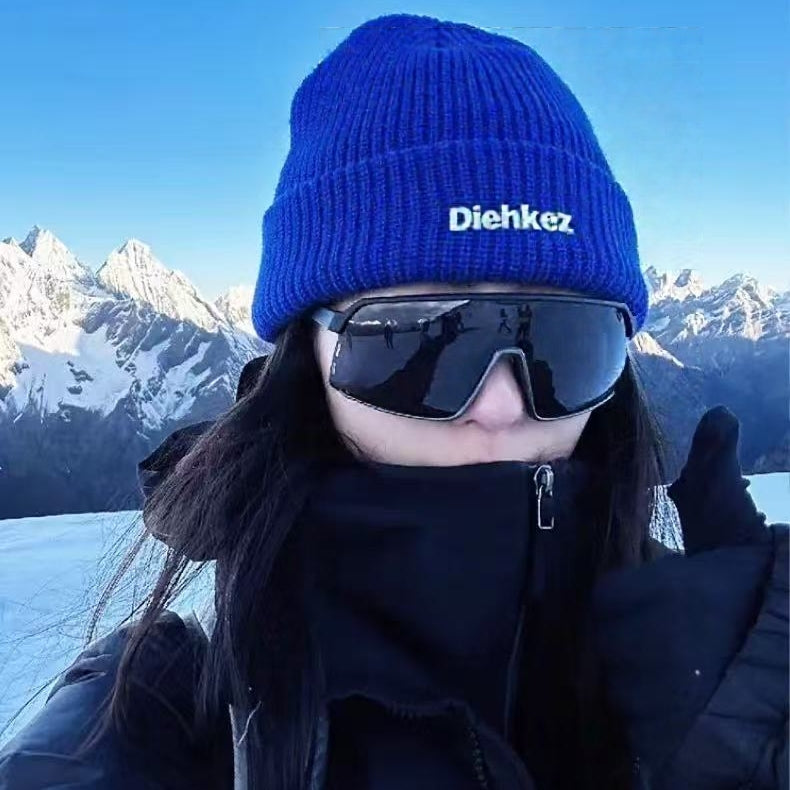 Diehkez Unisex Knit Beanie Hat, Warm Fleece Lined Winter Cap, Stretchy Soft Wool Blend Skull Cap for Men & Women One Size