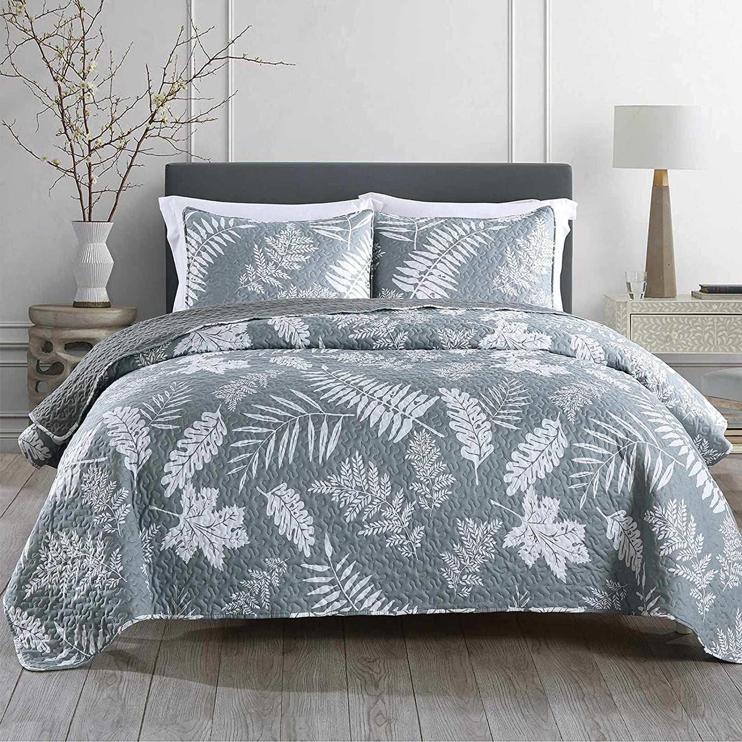 GREAGLE Queen/King Size Quilt Set, Lightweight Leaf Printed Full Size Bedspread Coverlet Set with 2 Pillow Sham, Grey Leaf