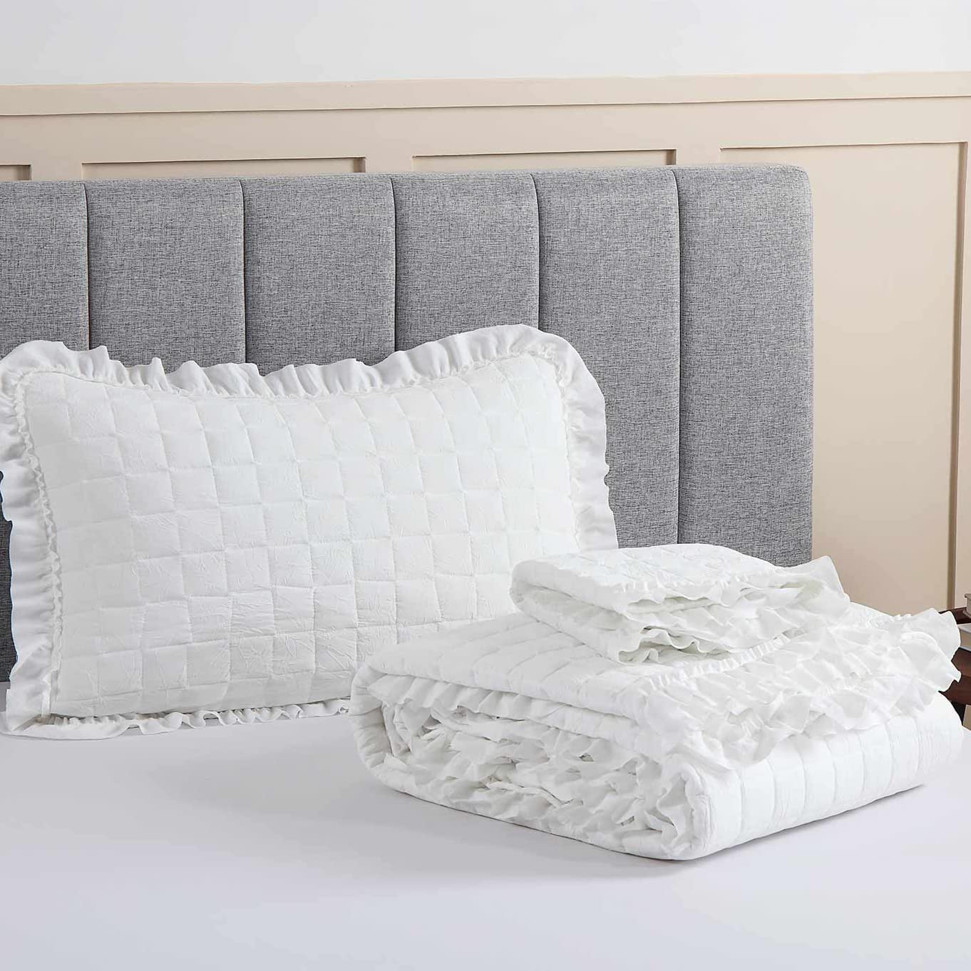 3-Piece King/Queen Pleated Ruffled Quilt Set,White Soft Reversible Coverlet Bedspread Set,With 2 Pillow Sham
