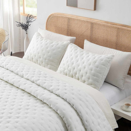 3-Piece Twin White Quilt Set, Soft Warm Ultrasonic Reversible Coverlet Bedspread Set (68 x 90 Inch) with 1 Pillow Sham (20 x 26 Inch)