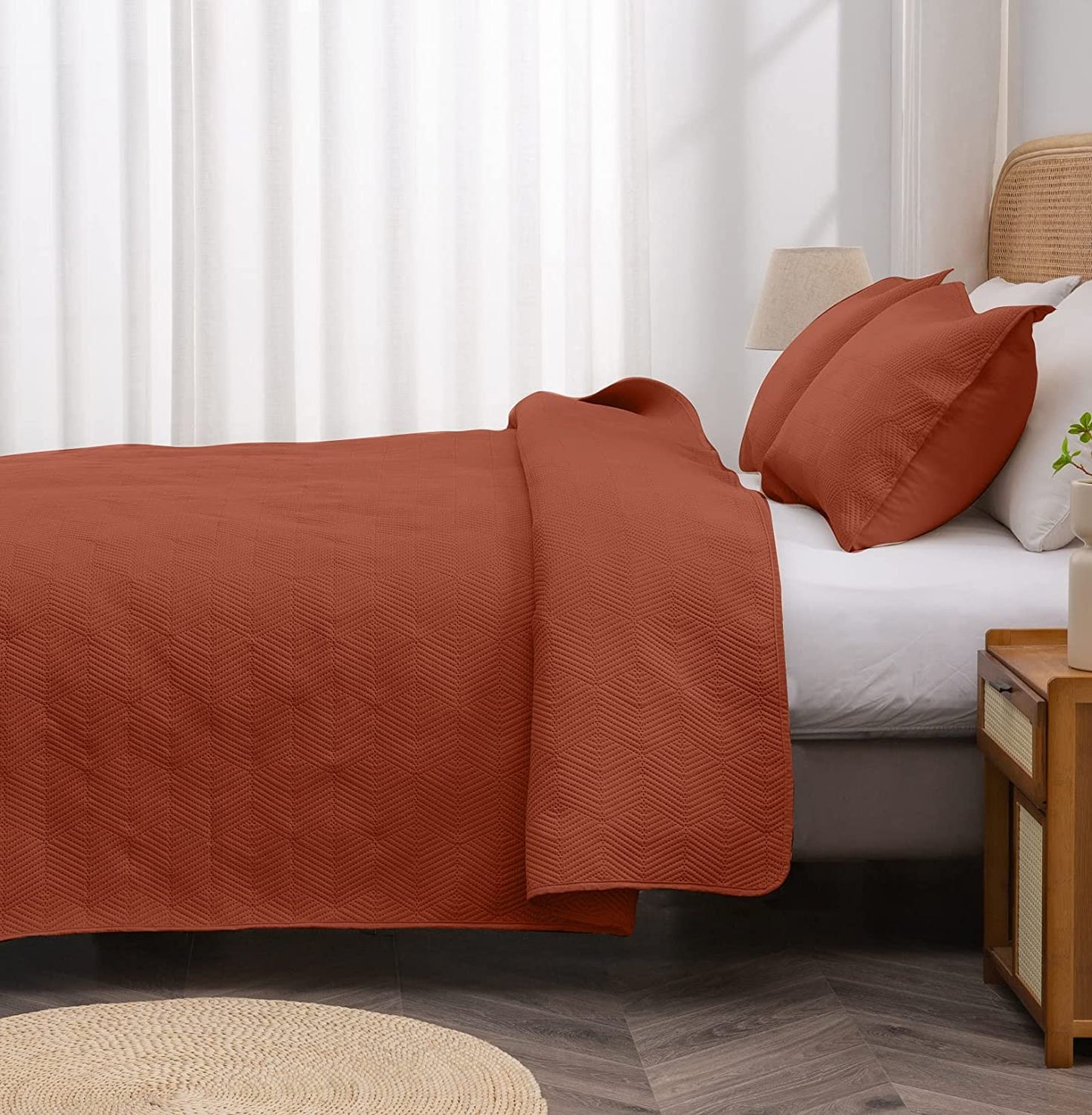 3-Piece Burnt Orange Queen Sze Quilt Set,Soft Warm Geometric Ultrasonic Reversible Rust Coverlet Bedspread Set (90 x 90 Inch) with 2 Pillow Sham (20 x 26 Inch)