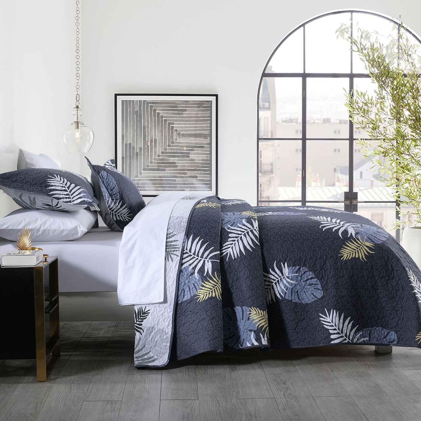 3-Piece Navy Leaf Quilt Set, Queen/King Size Quilt Bedspread Coverlet Bedding Set with 2 Pillow Shams for All Season