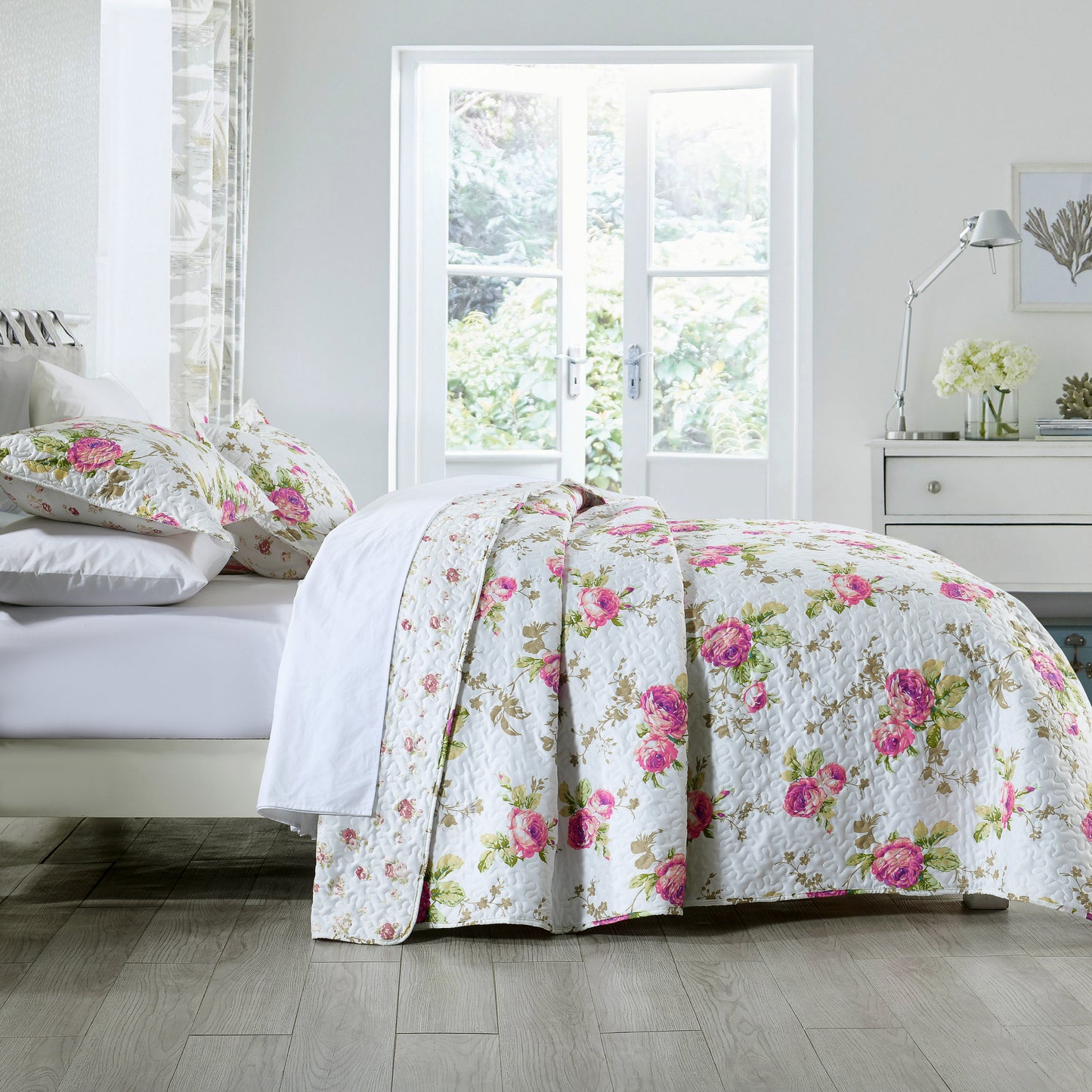 3-Piece Queen Quilt Set, Lightweight Soft Warm Full Size Quilt Bedspread Coverlet (90x90 in) with 2 Pillow Shams (20x26 in) for All Season, Rose Print