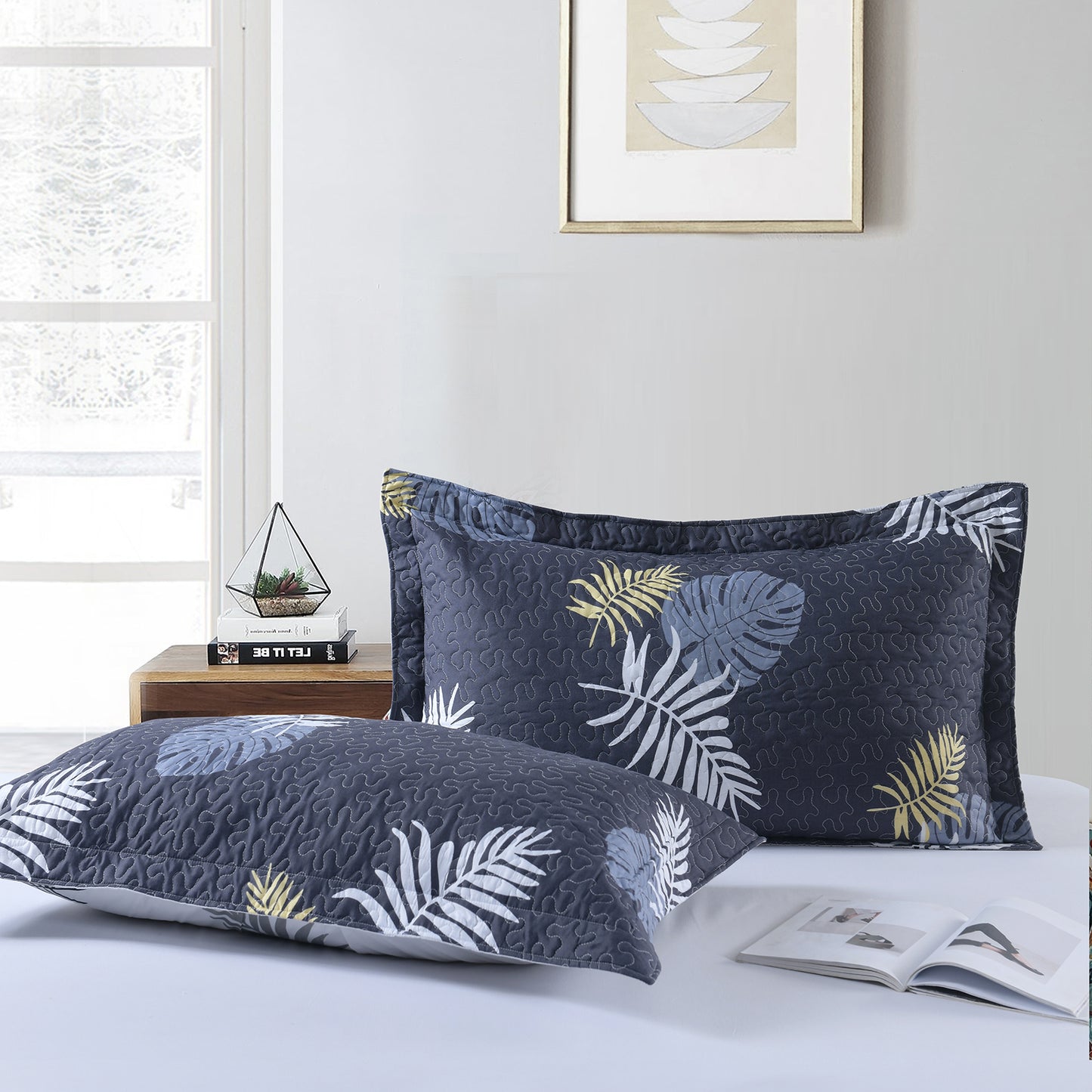 3-Piece Navy Leaf Quilt Set, Queen/King Size Quilt Bedspread Coverlet Bedding Set with 2 Pillow Shams for All Season