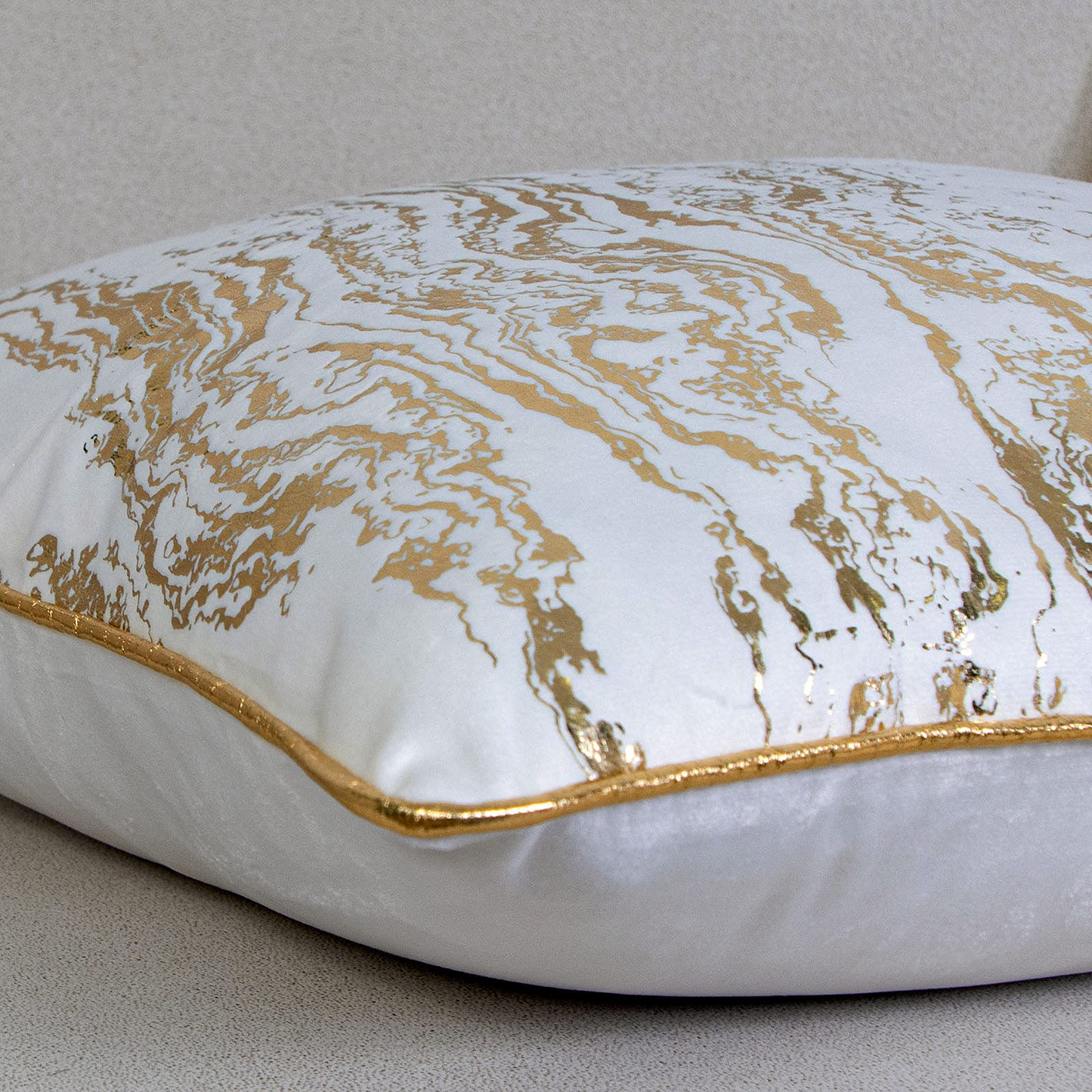 GREAGLE Velvet Throw Pillow Covers 18 x 18 Pack of 2 Soft Decorative Gold Pillowcases