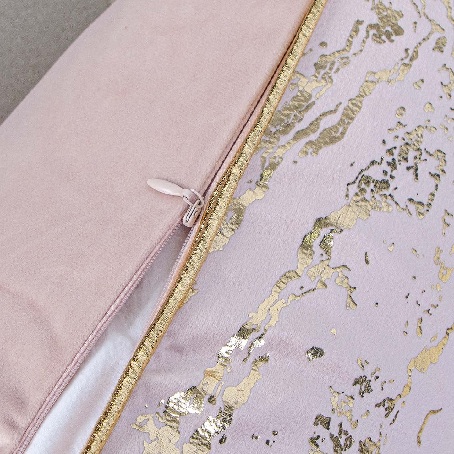GREAGLE Velvet Throw Pillow Covers Pillow Covers for Couch Sofa Bed Living Room Home Decoration